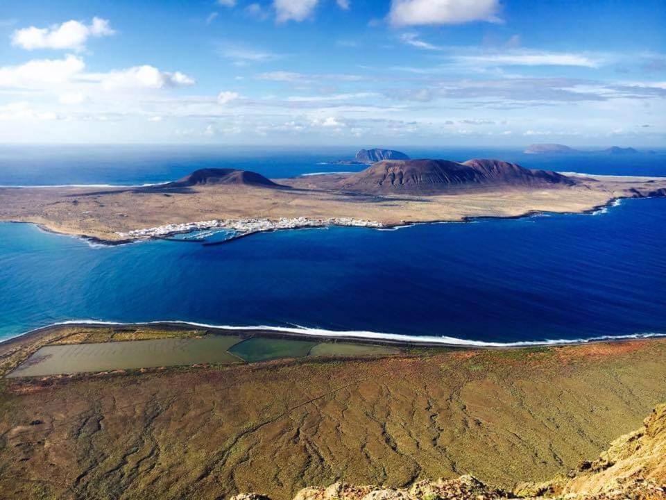 Paisaje Lunar Tinajo Bagian luar foto